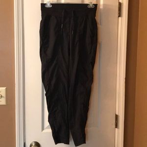 Lululemon street to studio pant in black size 4